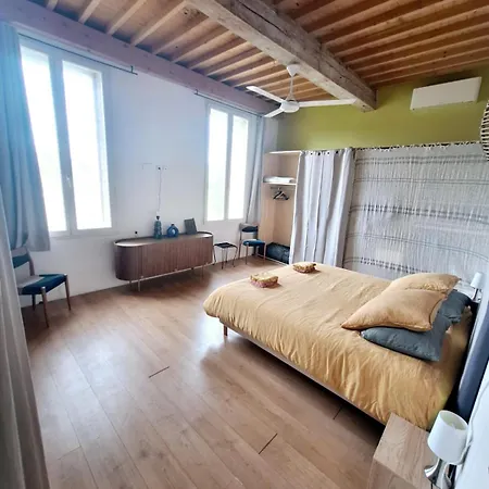 Ancien Couvent Avec Piscine Entre Alpilles Et Camargue Pour 10 Personnes 别墅 *